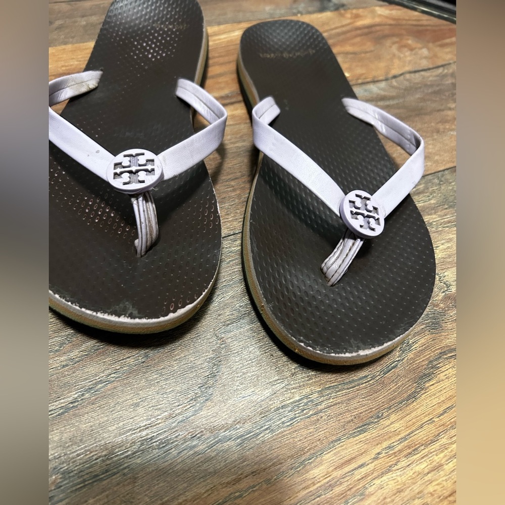 Tory Burch  Thong Sandal Flip Flops  Leather purple  Logo Sz 6.5